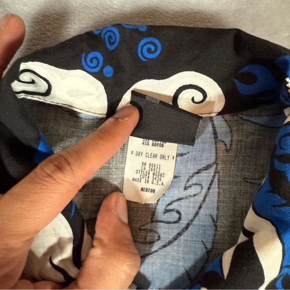 Vintage No Fear Hawaiian Shirt Mens M Dragon Print Rayon Blend USA 90s - Picture 5 of 8